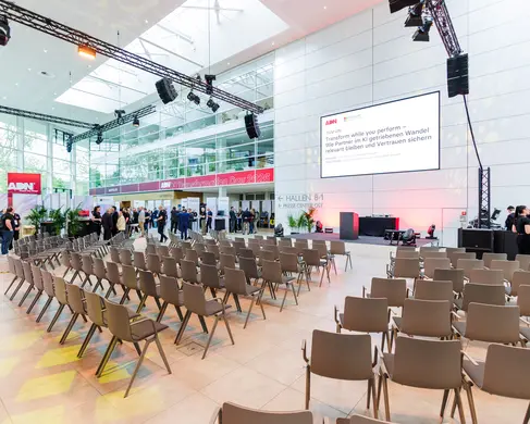 Das Foyer Ost der MESSE ESSEN während einer Veranstaltung