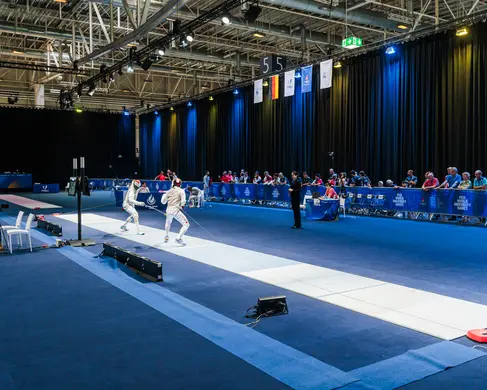 Die Halle 5 der MESSE ESSEN mit Besucherinnen und Besuchern während einer Veranstaltung