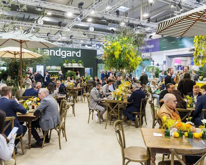 Die Halle 1 der MESSE ESSEN mit Besucherinnen und Besuchern während einer Messe